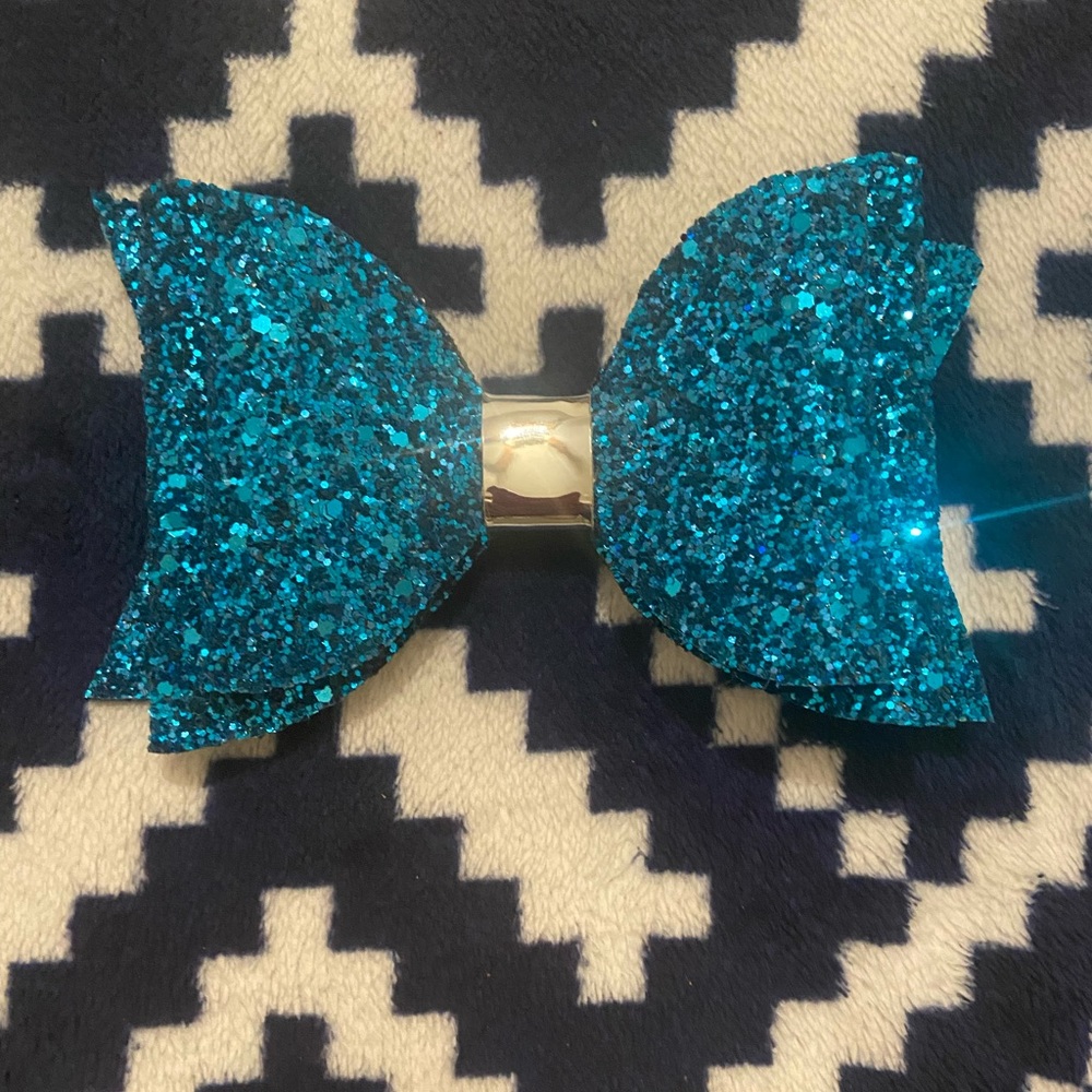 Hair bow